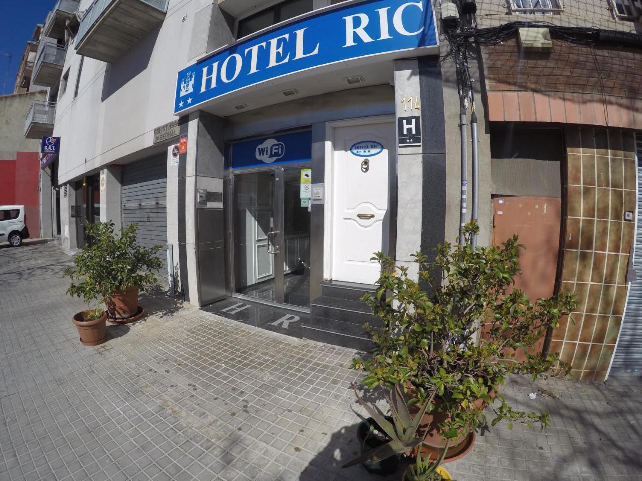 סאבאדל Hotel Ric מראה חיצוני תמונה